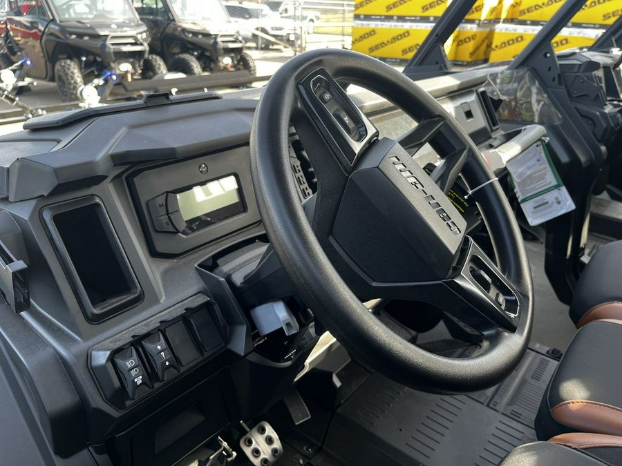 2026 Can-Am Defender MAX Lone Star HD11