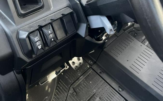 2026 Can-Am Defender MAX Lone Star HD11