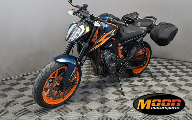 2022 KTM Duke 890 R