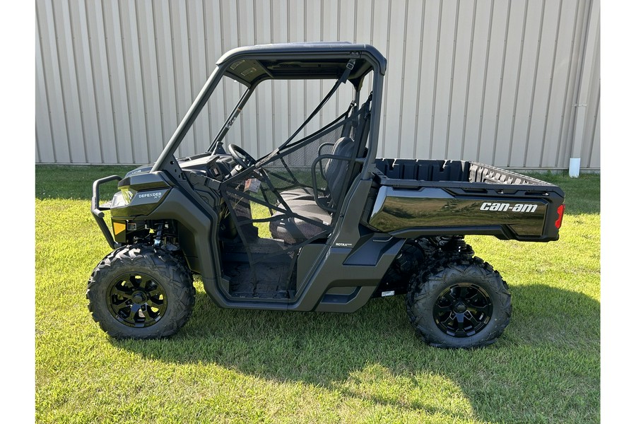 2024 Can-Am SSV DEF XT 62 HD9 BK 24 XT HD9