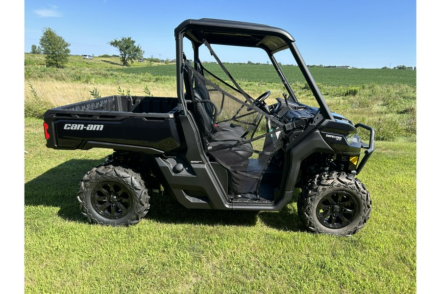 2024 Can-Am SSV DEF XT 62 HD9 BK 24 XT HD9