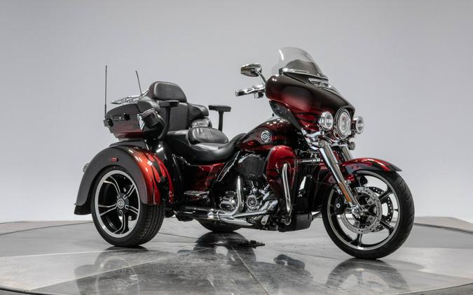 2022 HARLEY-DAVIDSON FLHTCUTGSE CVO TRI GLIDE in Dante's Red Fade