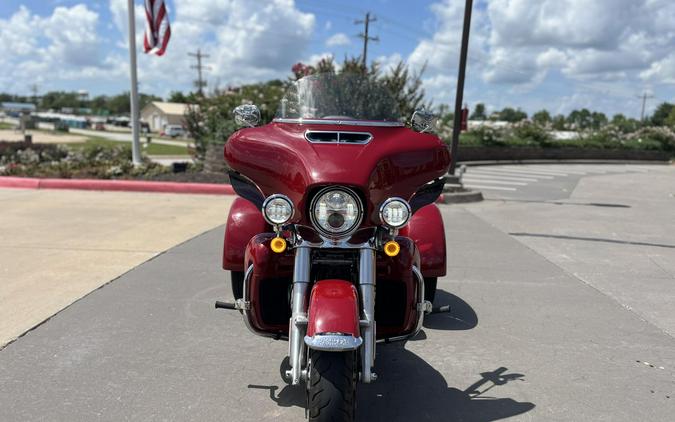 2021 Harley-Davidson® FLHTCUTG Tri Glide® Ultra Billiard Red 852990