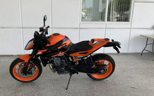 2022 KTM 890 DUKE GP