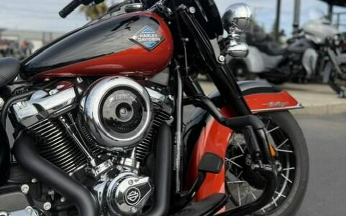 2025 Harley-Davidson Heritage Classic Whiskey Fire / Vivid Black w/Laced Wheels
