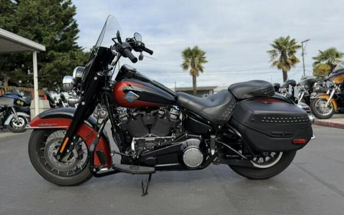 2025 Harley-Davidson Heritage Classic Whiskey Fire / Vivid Black w/Laced Wheels