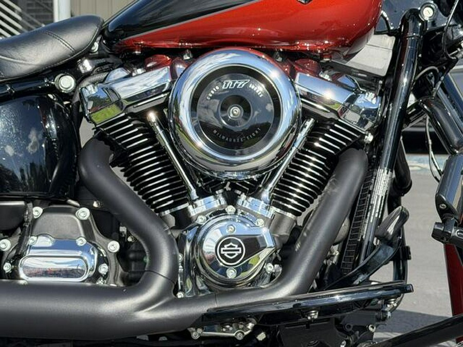 2025 Harley-Davidson Heritage Classic Whiskey Fire / Vivid Black w/Laced Wheels