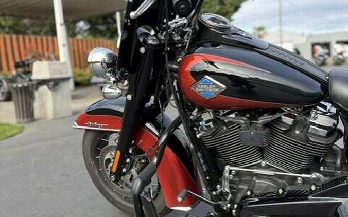 2025 Harley-Davidson Heritage Classic Whiskey Fire / Vivid Black w/Laced Wheels