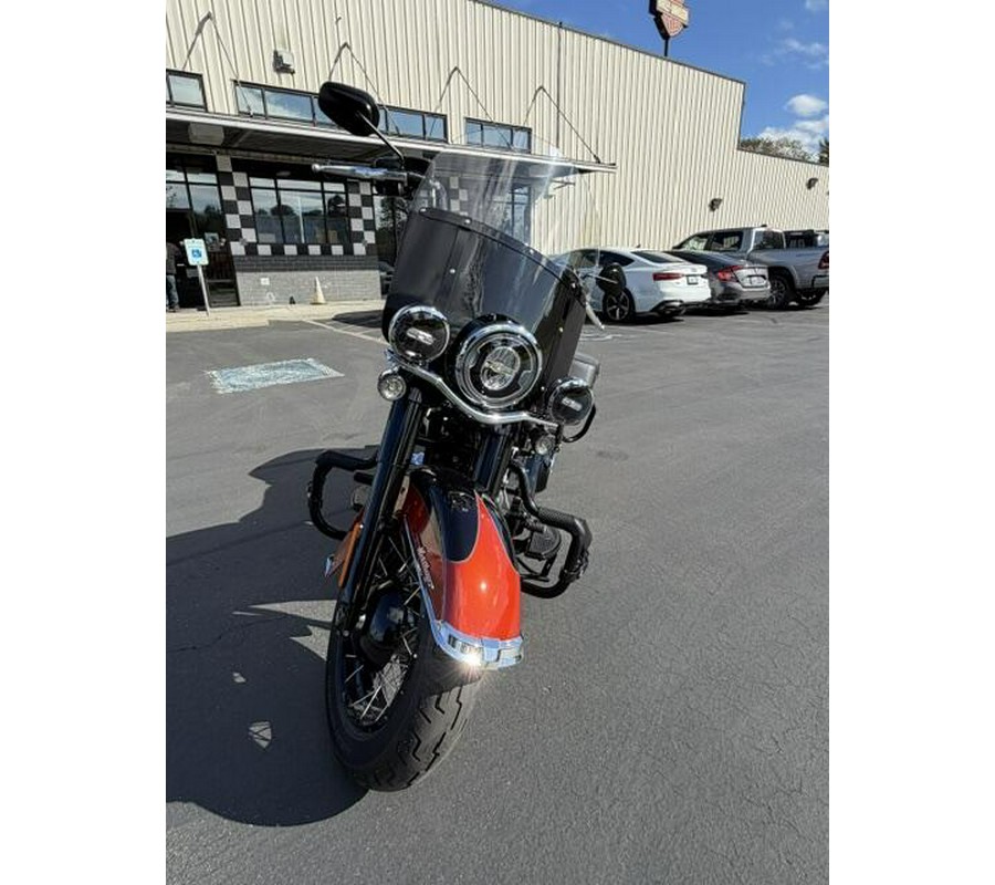 2025 Harley-Davidson Heritage Classic Whiskey Fire / Vivid Black w/Laced Wheels