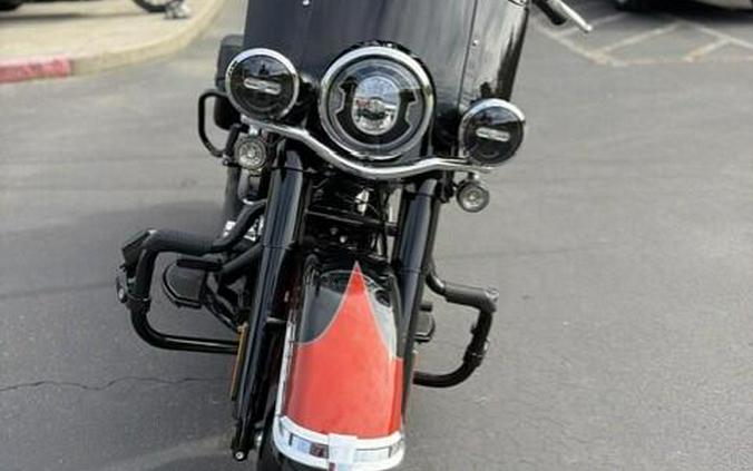 2025 Harley-Davidson Heritage Classic Whiskey Fire / Vivid Black w/Laced Wheels