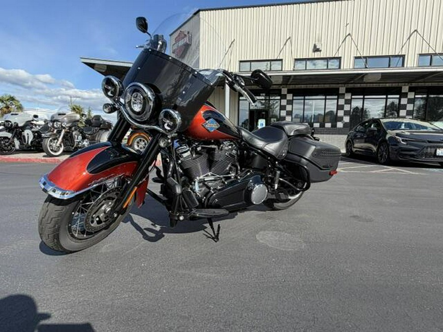 2025 Harley-Davidson Heritage Classic Whiskey Fire / Vivid Black w/Laced Wheels