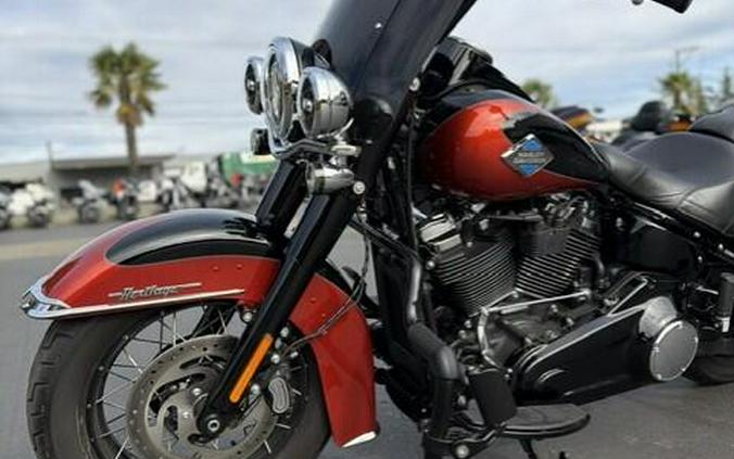 2025 Harley-Davidson Heritage Classic Whiskey Fire / Vivid Black w/Laced Wheels