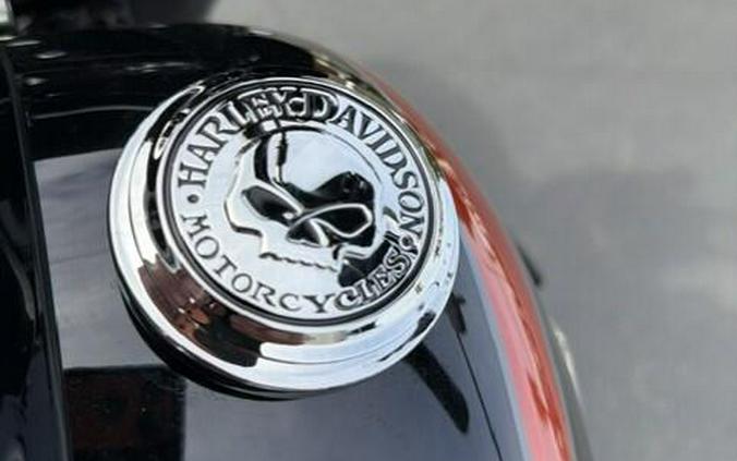 2025 Harley-Davidson Heritage Classic Whiskey Fire / Vivid Black w/Laced Wheels
