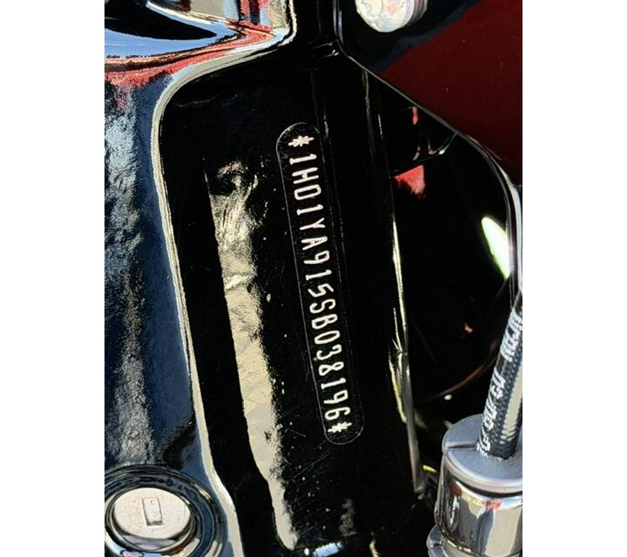 2025 Harley-Davidson Heritage Classic Whiskey Fire / Vivid Black w/Laced Wheels