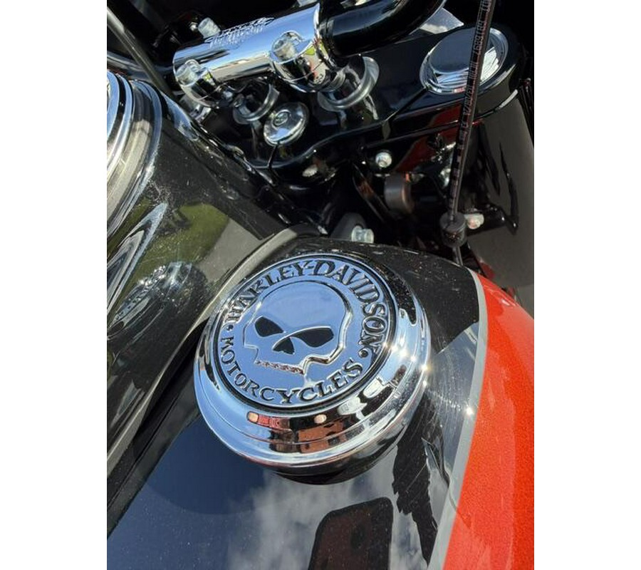 2025 Harley-Davidson Heritage Classic Whiskey Fire / Vivid Black w/Laced Wheels