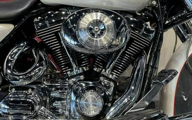 2004 Harley-Davidson® FLHRCI - Road King® Classic