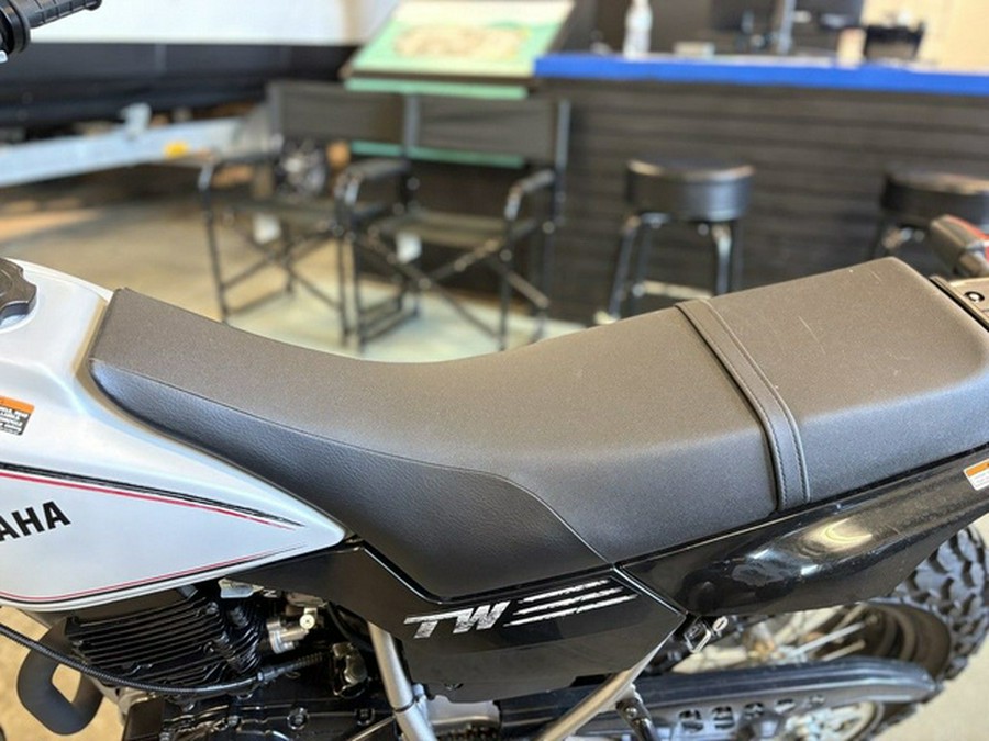 2025 Yamaha TW200
