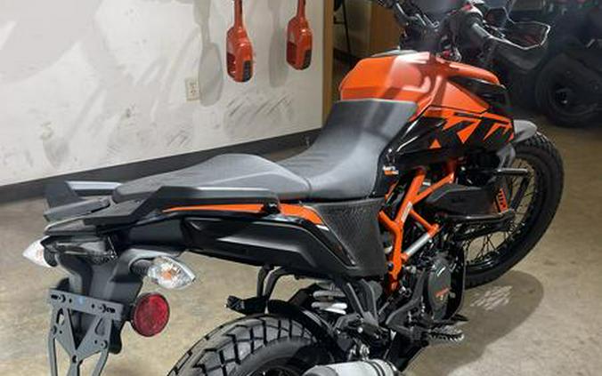 2024 KTM Adventure 390