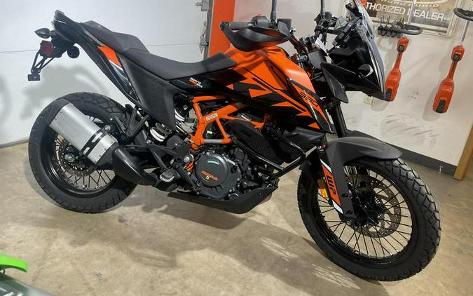 2024 KTM Adventure 390