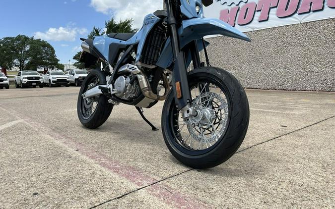 2025 Suzuki DR-Z 4SM