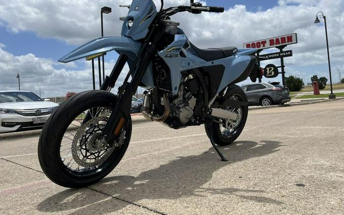 2025 Suzuki DR-Z 4SM