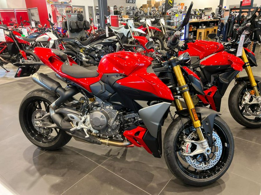 New 2025 Ducati Streetfighter V2 S