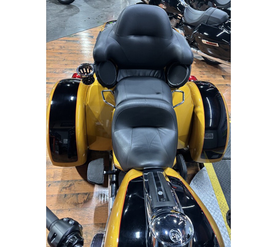 2023 Harley-Davidson® Tri Glide® Ultra PROSPCT GLD/BLK