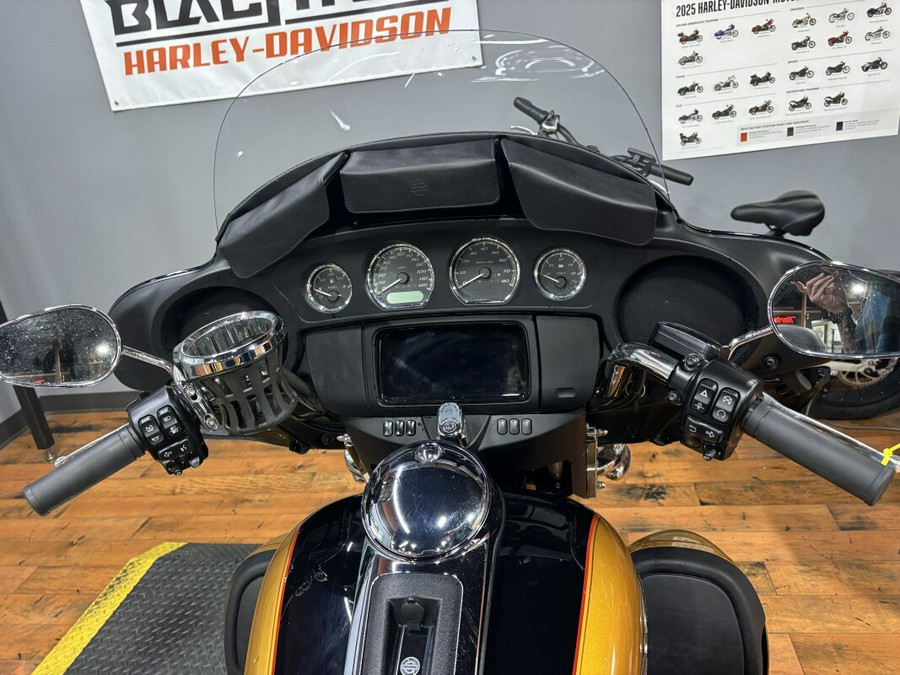 2023 Harley-Davidson® Tri Glide® Ultra PROSPCT GLD/BLK