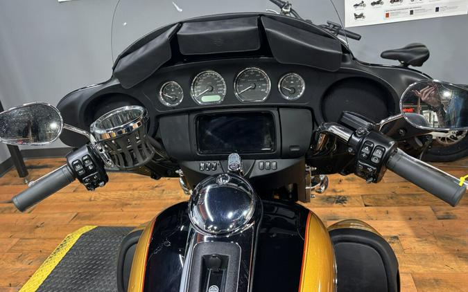 2023 Harley-Davidson® Tri Glide® Ultra PROSPCT GLD/BLK