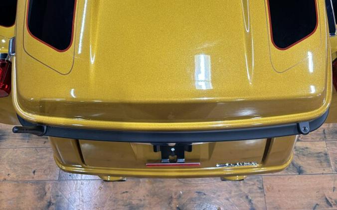 2023 Harley-Davidson® Tri Glide® Ultra PROSPCT GLD/BLK