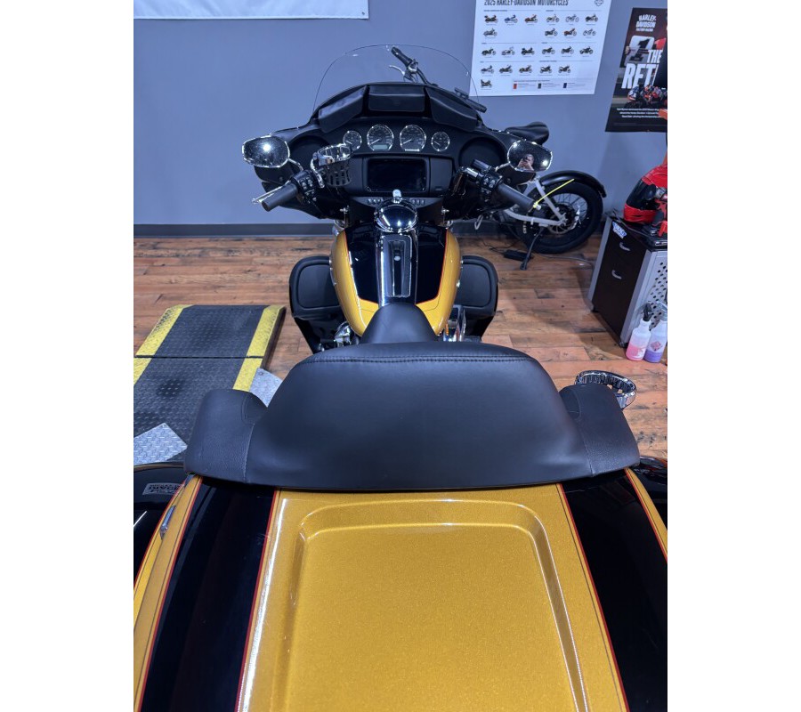 2023 Harley-Davidson® Tri Glide® Ultra PROSPCT GLD/BLK