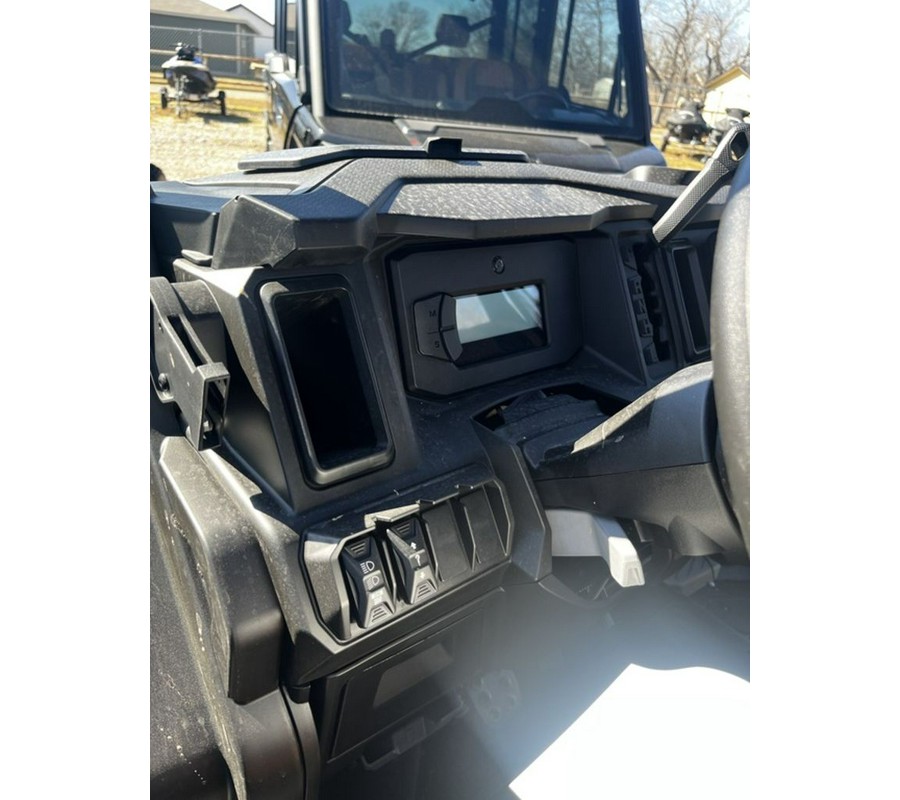 2026 Can-Am Defender MAX Lone Star HD11