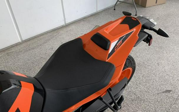 2022 KTM 890 DUKE GP