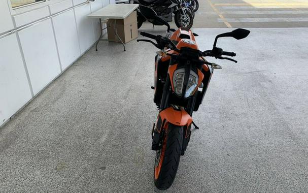 2022 KTM 890 DUKE GP