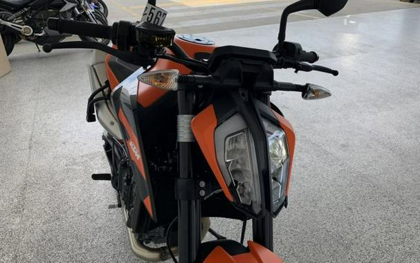 2022 KTM 890 DUKE GP