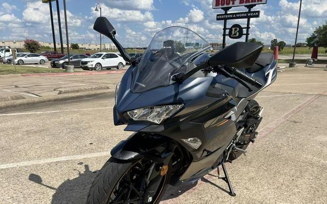 2023 Kawasaki Ninja® 400 Metallic Magnetic Dark Gray/Twilight Blue