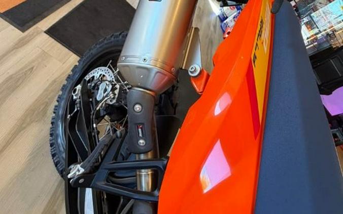2027 KTM 890 Adventure R Rally
