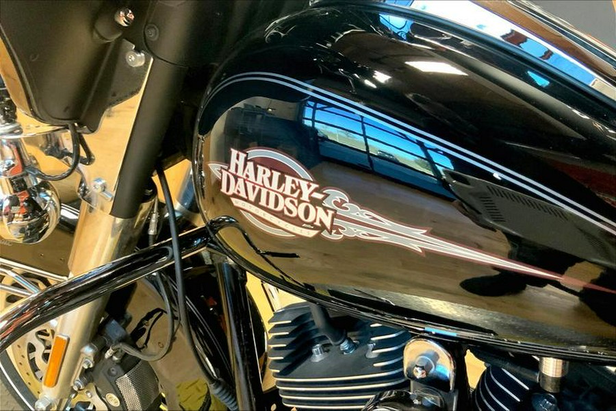 2012 Harley-Davidson® FLHTC103