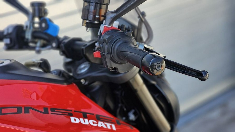 2022 Ducati MONSTER PLUS