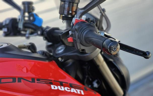 2022 Ducati MONSTER PLUS