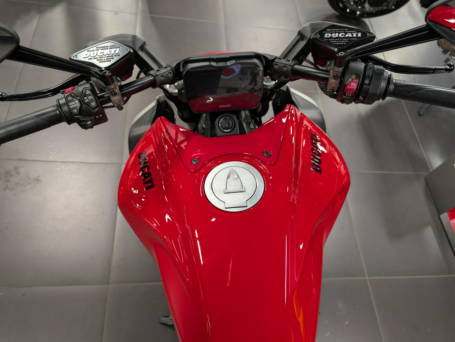 2026 Ducati DIAVEL V4