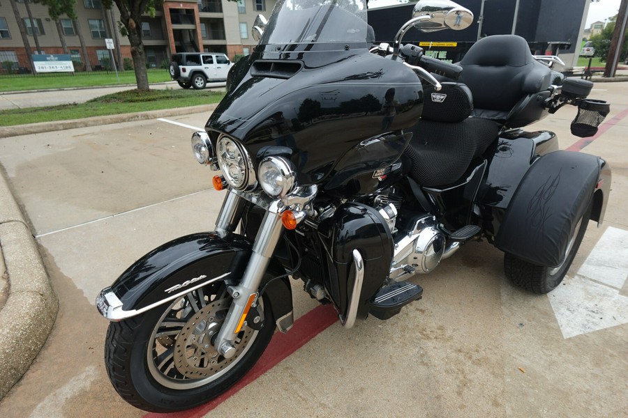 2023 Harley-Davidson Tri Glide Ultra FLHTCUTG