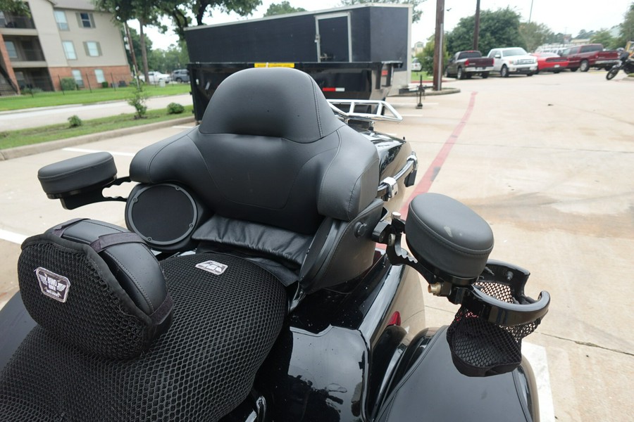 2023 Harley-Davidson Tri Glide Ultra FLHTCUTG