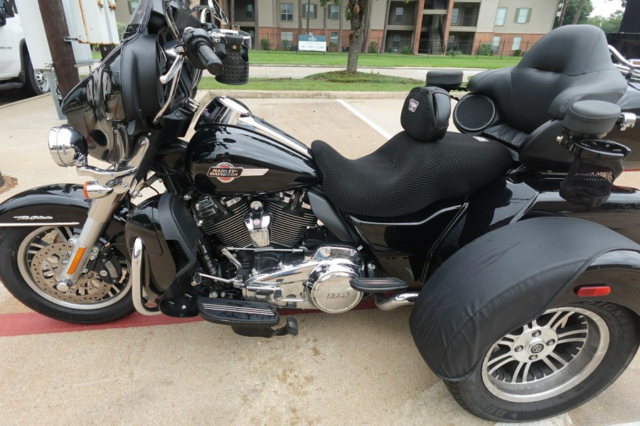 2023 Harley-Davidson Tri Glide Ultra FLHTCUTG