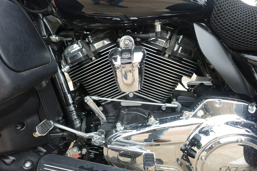 2023 Harley-Davidson Tri Glide Ultra FLHTCUTG