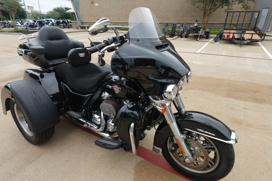 2023 Harley-Davidson Tri Glide Ultra FLHTCUTG