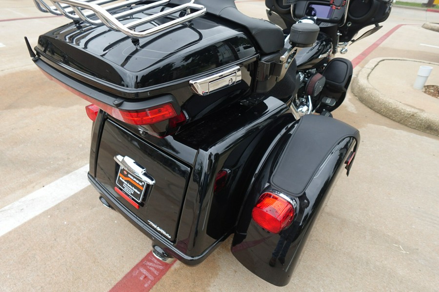 2023 Harley-Davidson Tri Glide Ultra FLHTCUTG