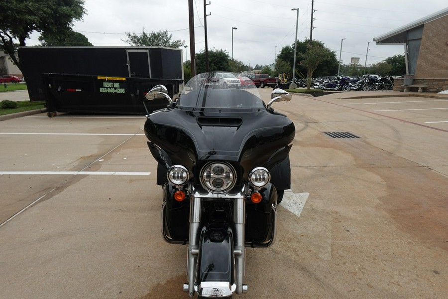 2023 Harley-Davidson Tri Glide Ultra FLHTCUTG