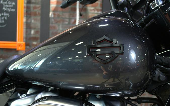 2020 Harley-Davidson CVO Street Glide Black Stardust Fade