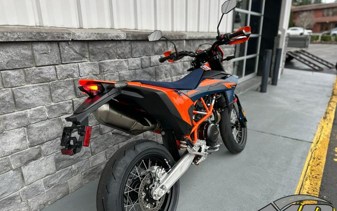 2026 KTM 690 SMC R